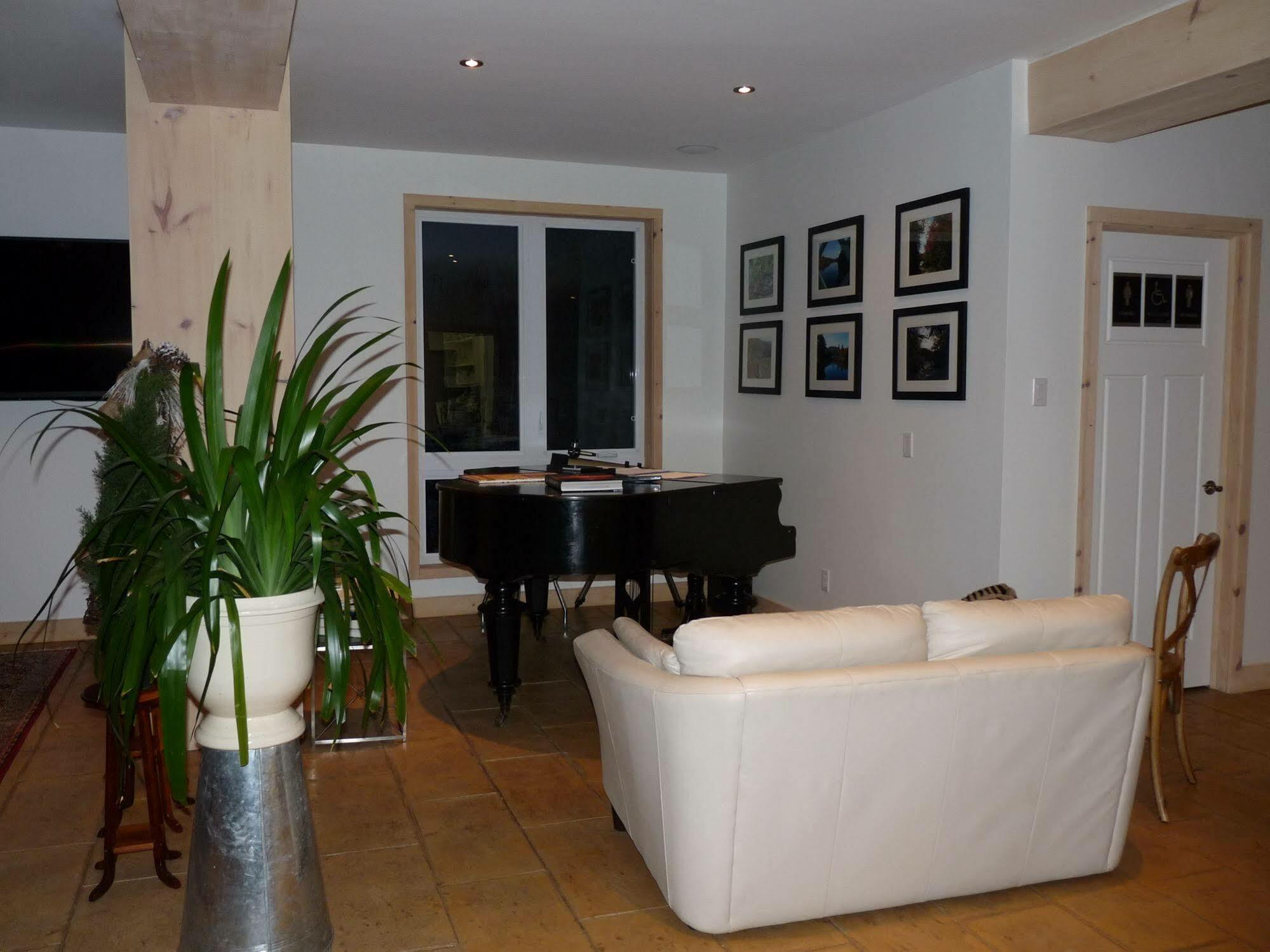 Eco Spa Highland Grenville-Sur-La-Rouge Екстериор снимка